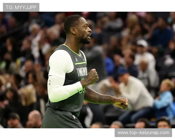 兰德尔连续强硬背打带出尼克斯节奏